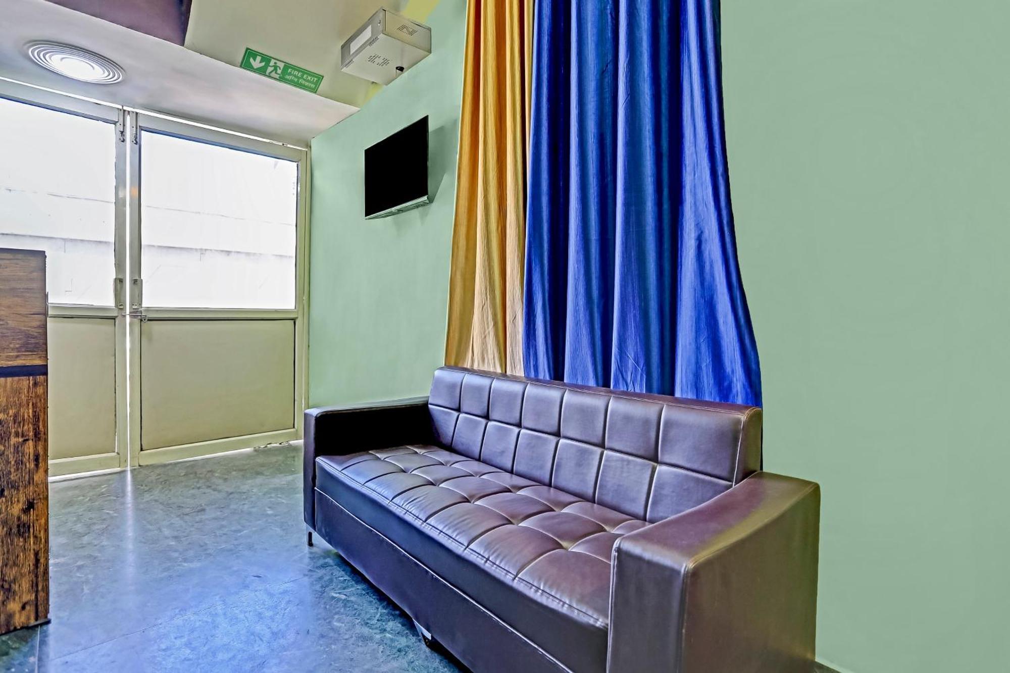 Hotel O Pari Hotel 가지아바드 외부 사진